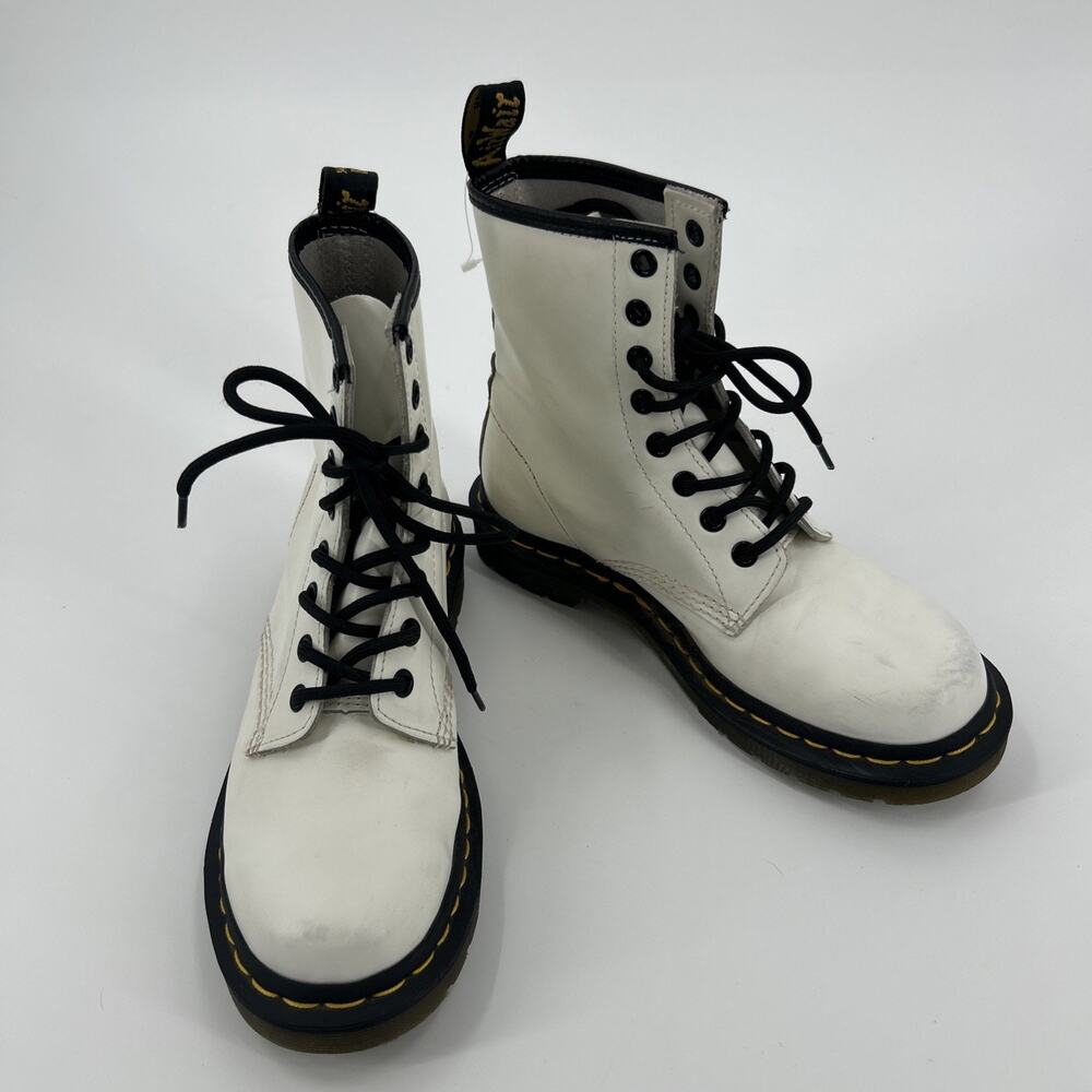 Dr Martens Boots 11821 Womens Size 6 White Leather Combat Grunge Punk